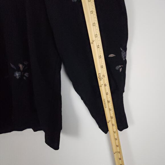 Wit & Wisdom Floral Embroidered Sweatshirt Size 3X Dark Blue Shirred Keyhole - Picture 9 of 14